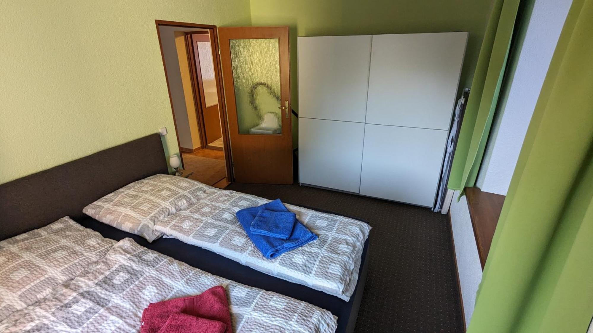 Ferienwohnung -1- auf einem rustikalen 3 Seitenhof Göda Zimmer foto