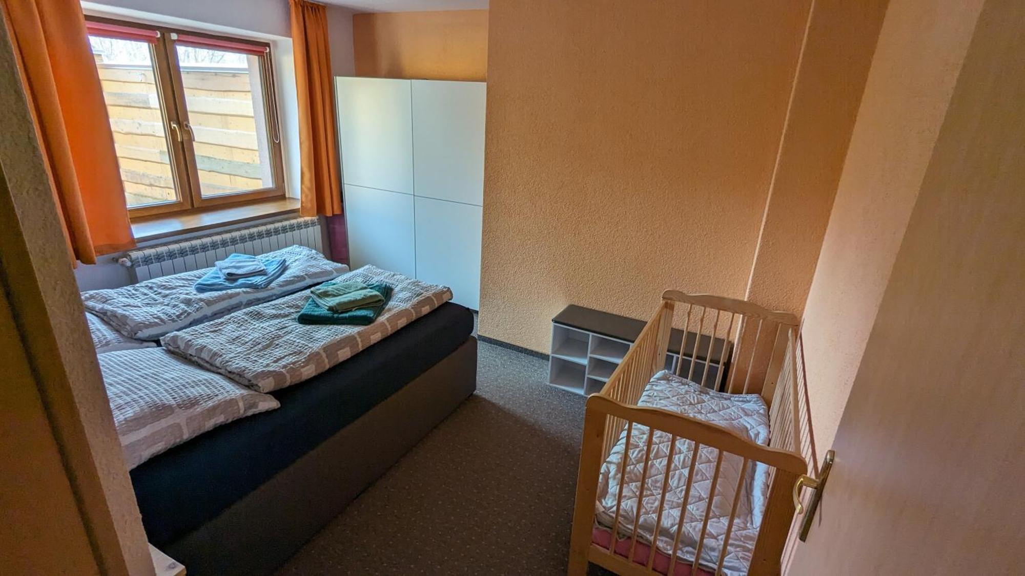 Ferienwohnung -1- auf einem rustikalen 3 Seitenhof Göda Zimmer foto