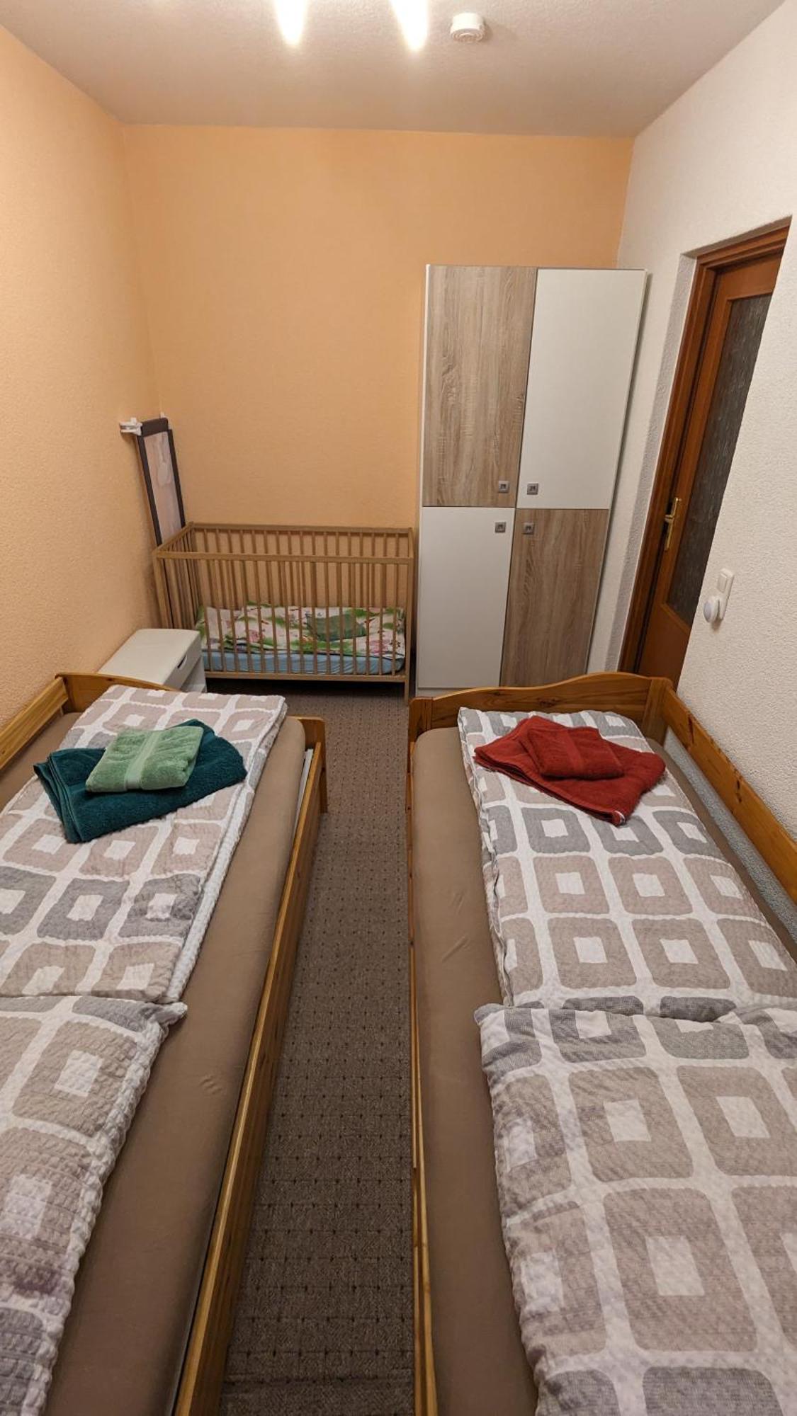 Ferienwohnung -1- auf einem rustikalen 3 Seitenhof Göda Zimmer foto